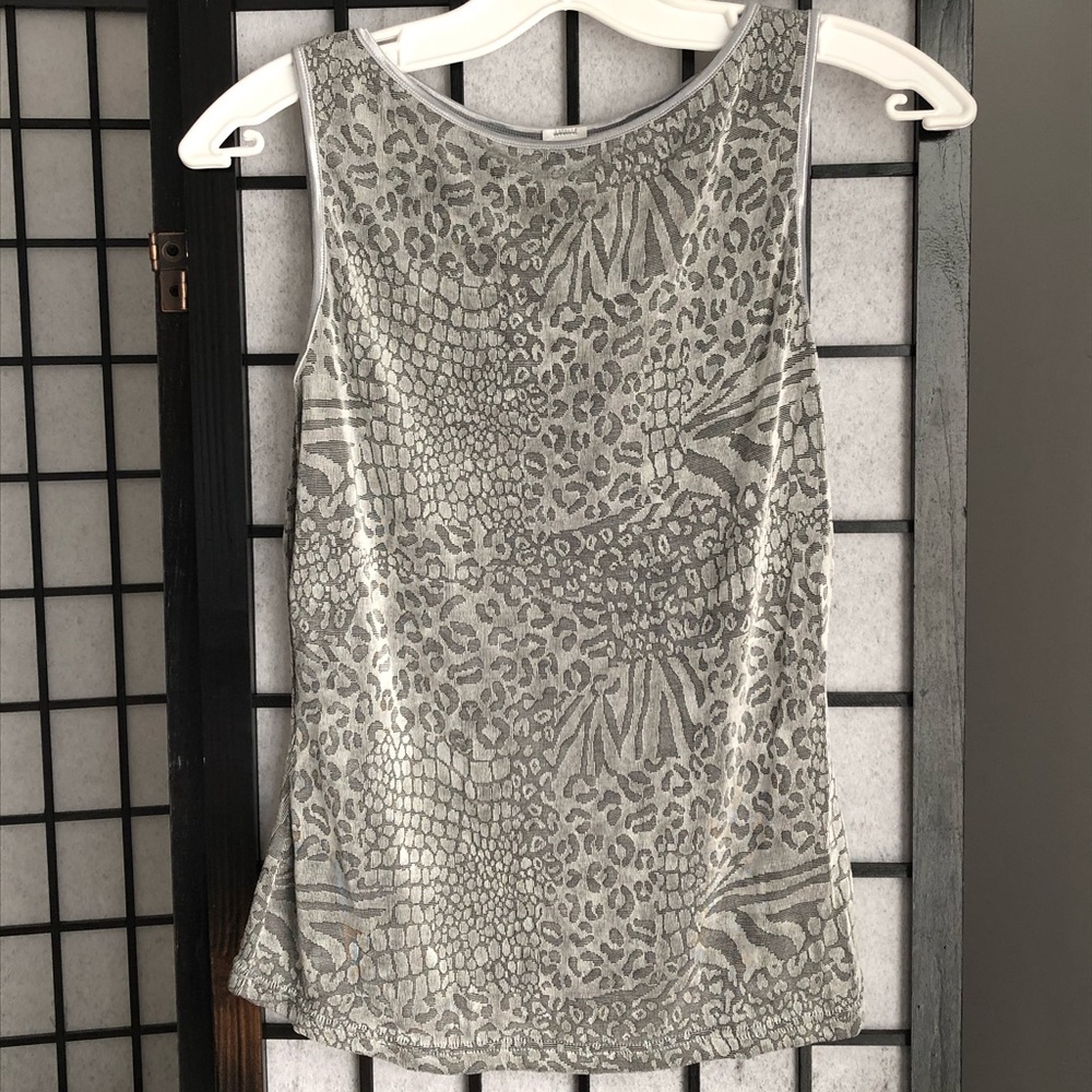 Silver Sleeveless top from Hanna SZ M